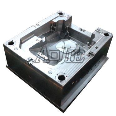 Koje su prednosti korištenja jednodijelnog kalupa za vrtne strojeve?